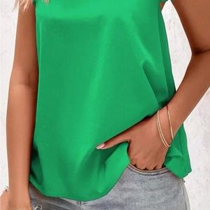 Crisscross ruffle top Green.